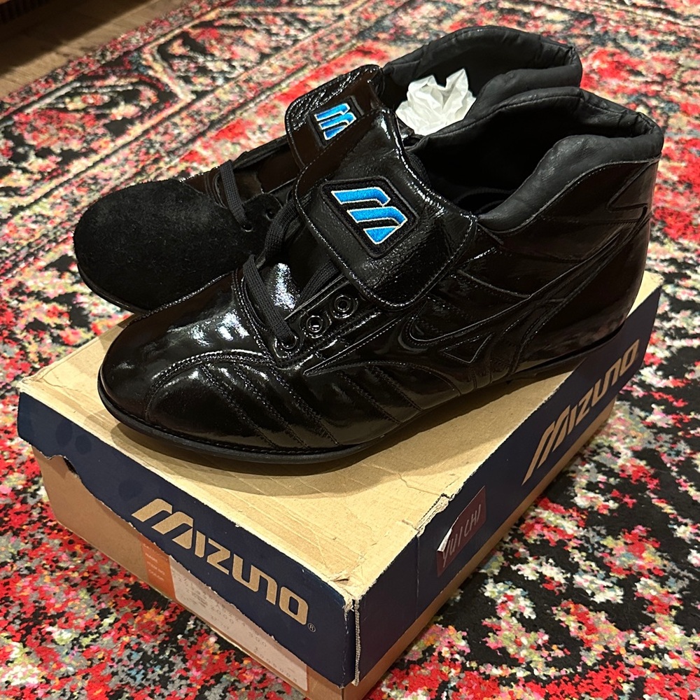 Mizuno Cleats